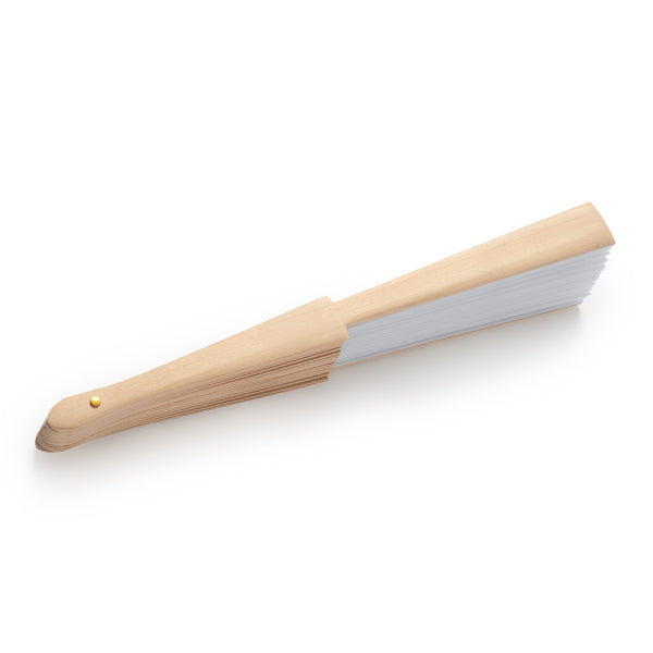 Ventaglio a sezioni in legno e tessuto RPET. Confezione in scatola ecologica.