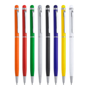 Penna a sfera con meccanismo a torsione in alluminio, con pennino touchscreen con lo stesso colore del corpo della penna. Inchiostro blu.