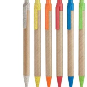 Penna a sfera con meccanismo a scatto realizzata in cartone riciclato. Con punta e clip in fibra di grano e ABS. Inchiostro blu.